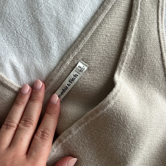 Abercrombie Knit Crop Top - Picture 2 of 4